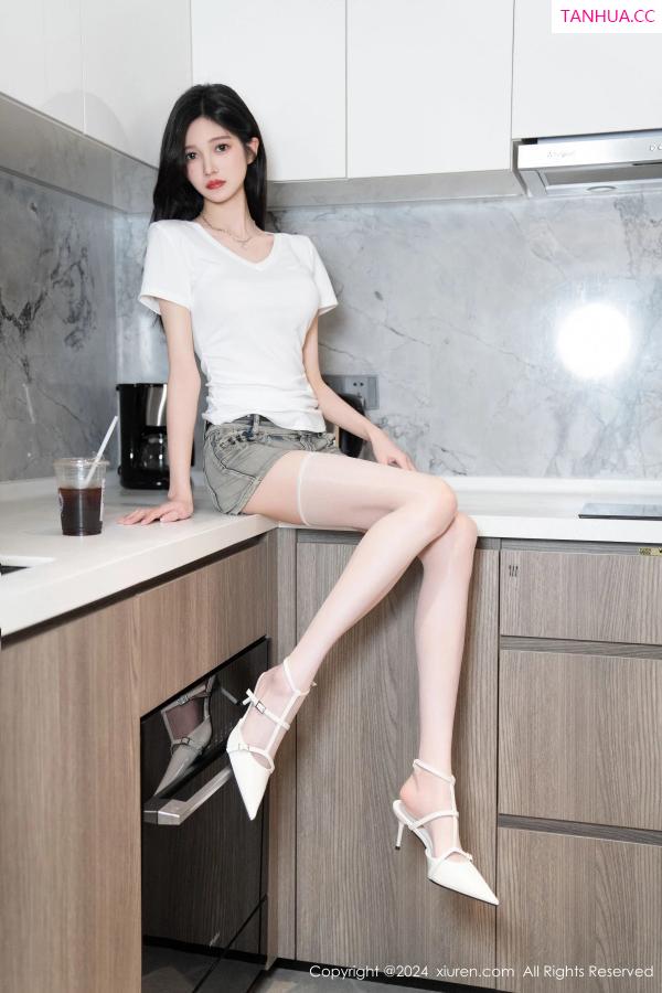 [XiuRen]高清写真图 2024.03.28 No.8306 程程程- 丝袜美腿